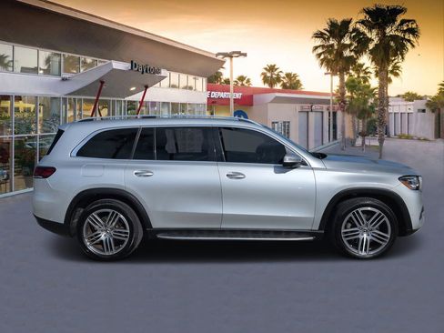 Used 2020 Mercedes-Benz GLS 450 4MATIC image 2