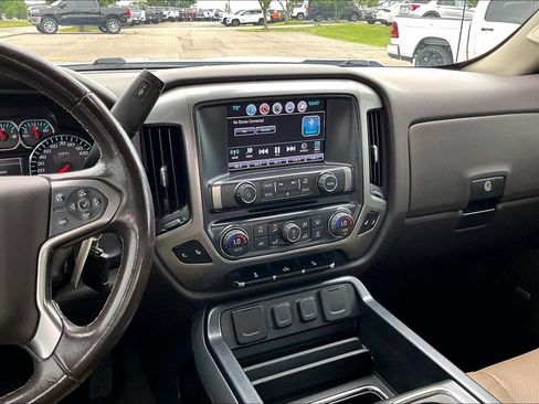 Used 2018 Chevrolet Silverado 1500 LT w/ All Star Edition AWD/4WD image 6