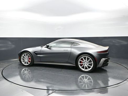 Used 2019 Aston Martin V8 Vantage Coupe RWD image 2