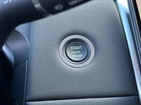 New 2025 Land Rover Discovery Sport S image 29