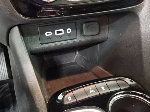 Used 2022 Buick Encore GX Preferred FWD image 29