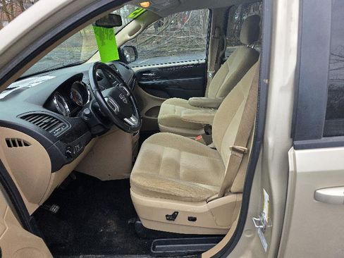 Used 2015 Dodge Grand Caravan SE w/ Quick Order Package 29E SE image 10