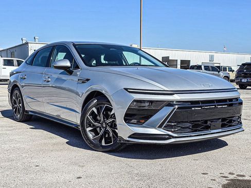 Used 2025 Hyundai Sonata SEL image 1