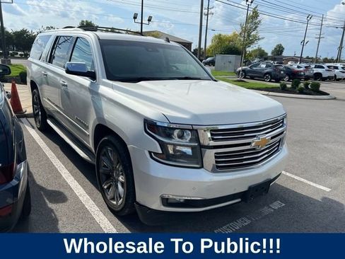 Used 2015 Chevrolet Suburban LTZ RWD image 3