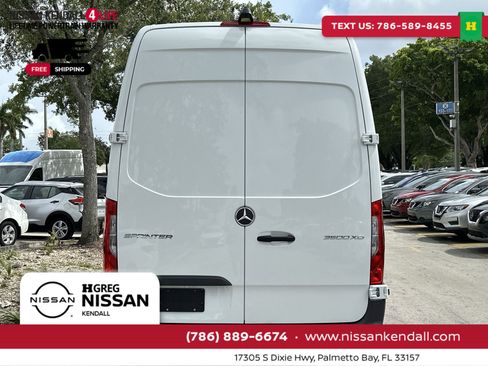 Used 2023 Mercedes-Benz Sprinter 3500 image 10