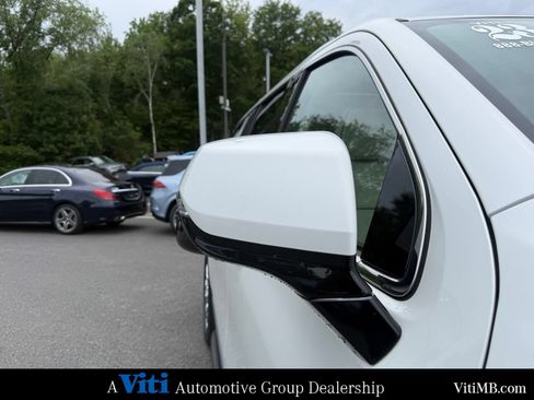 Used 2023 GMC Yukon XL Denali AWD/4WD image 10