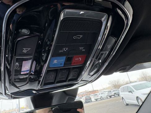 Used 2023 Jeep Grand Cherokee Overland w/ Adv Protech Group III image 17