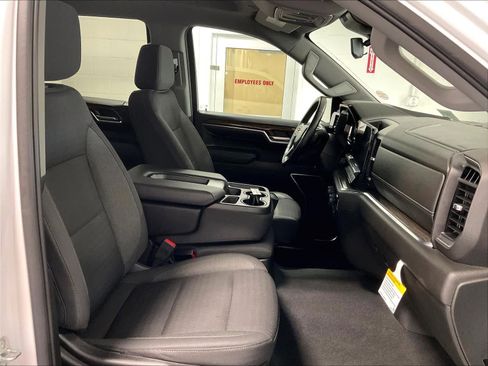 Used 2023 Chevrolet Silverado 1500 LT AWD/4WD image 11