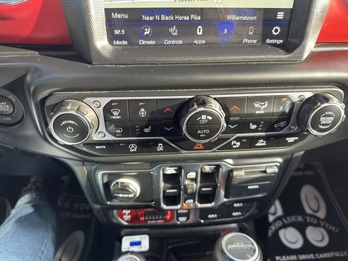 Used 2020 Jeep Gladiator Rubicon AWD/4WD image 16