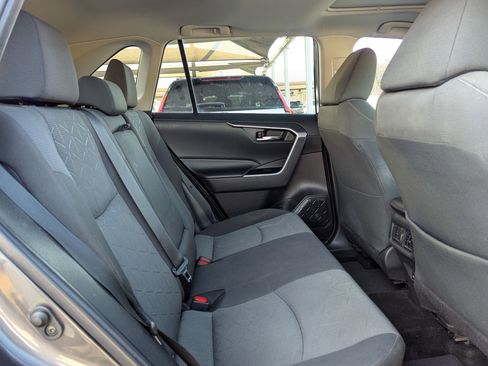 Used 2022 Toyota RAV4 XLE w/ Convenience Package image 25