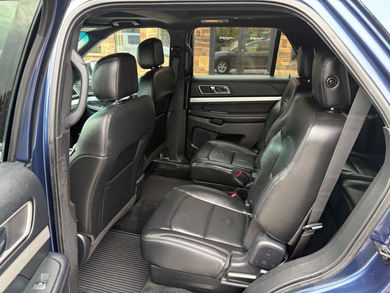 Used 2016 Ford Explorer XLT w/ Equipment Group 202A AWD/4WD image 5