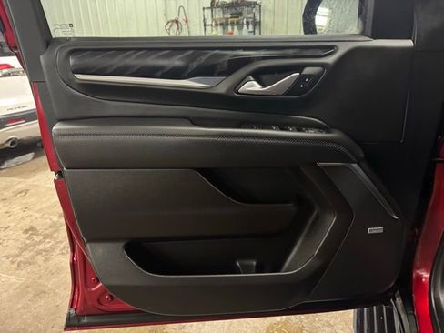 Used 2022 GMC Yukon XL Denali w/ Denali Premium Package image 11