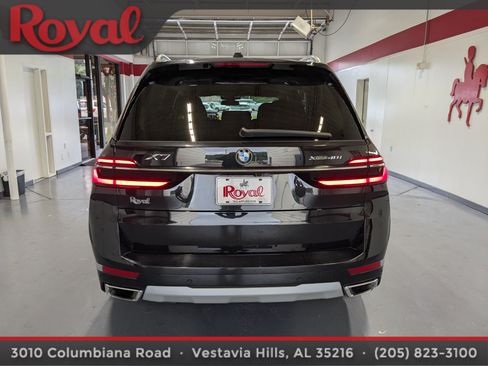 Used 2024 BMW X7 xDrive40i w/ Executive Package AWD/4WD image 3