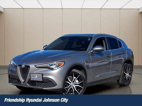 Used 2018 Alfa Romeo Stelvio AWD image 1