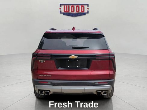 Used 2025 Chevrolet Traverse LT FWD image 5