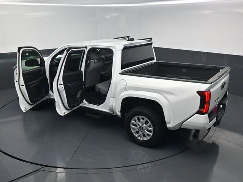 Used 2025 Toyota Tacoma SR5 RWD image 21