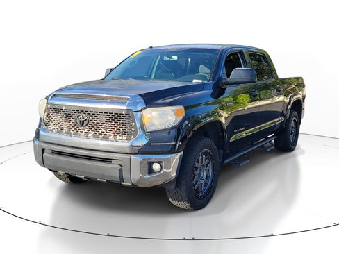 Used 2017 Toyota Tundra SR5 w/ SR5 Upgrade Package AWD/4WD image 3