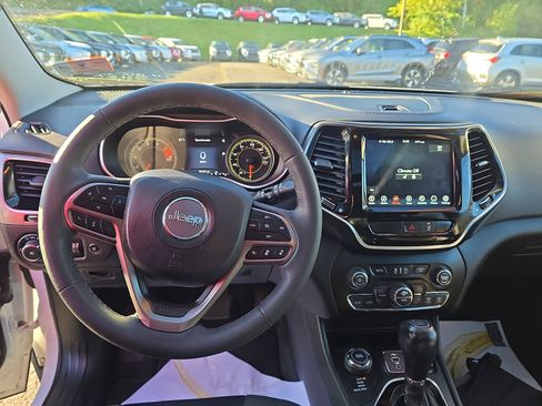 Used 2022 Jeep Cherokee Limited image 15