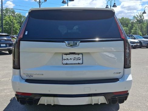 Used 2023 Cadillac Escalade V w/ LPO, ONYX Package AWD/4WD image 5