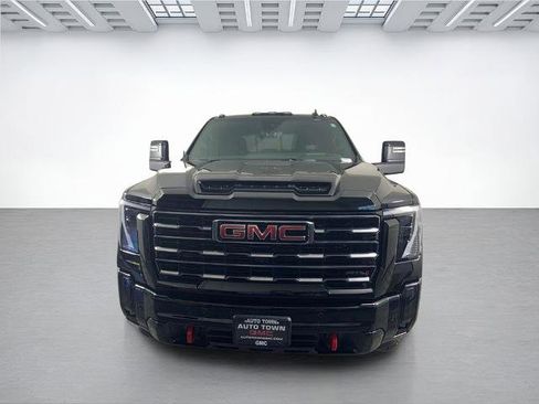Used 2025 GMC Sierra 3500 AT4 w/ AT4 Premium Plus Package AWD/4WD image 4