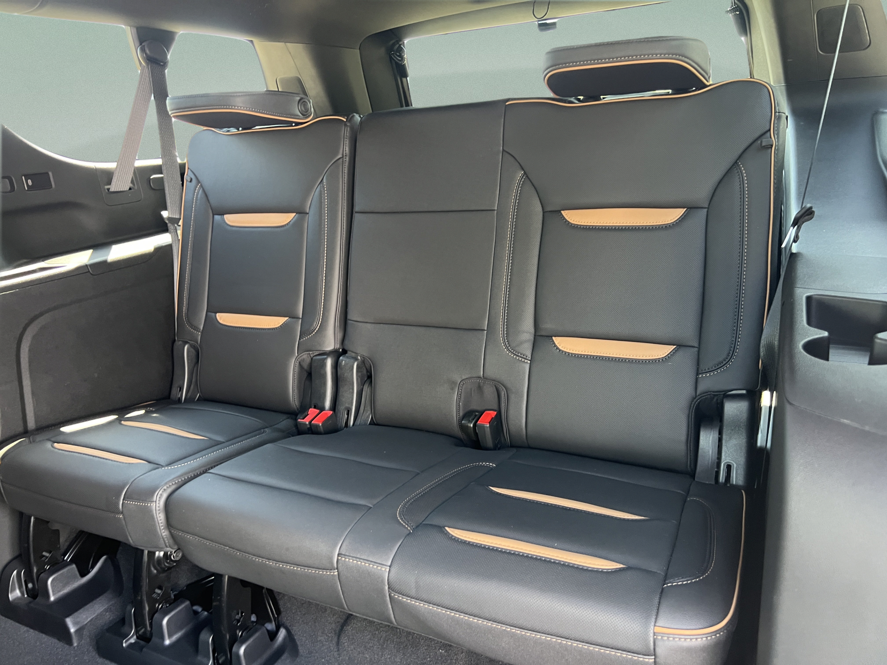 Used 2023 GMC Yukon XL AT4 w/ Technology Package AWD/4WD image 24