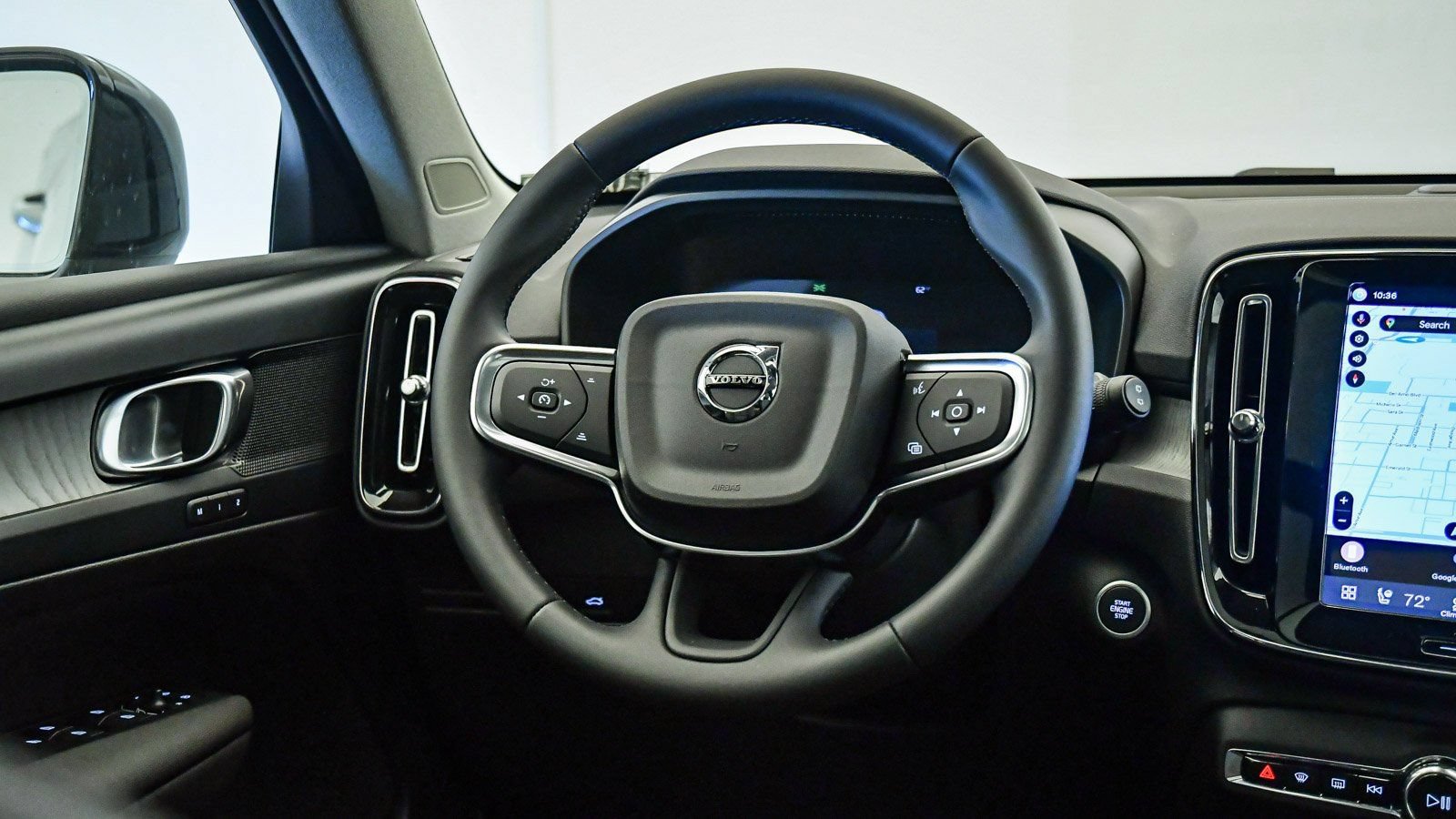 Certified 2026 Volvo XC40 B4 Plus w/ Climate Package FWD image 13