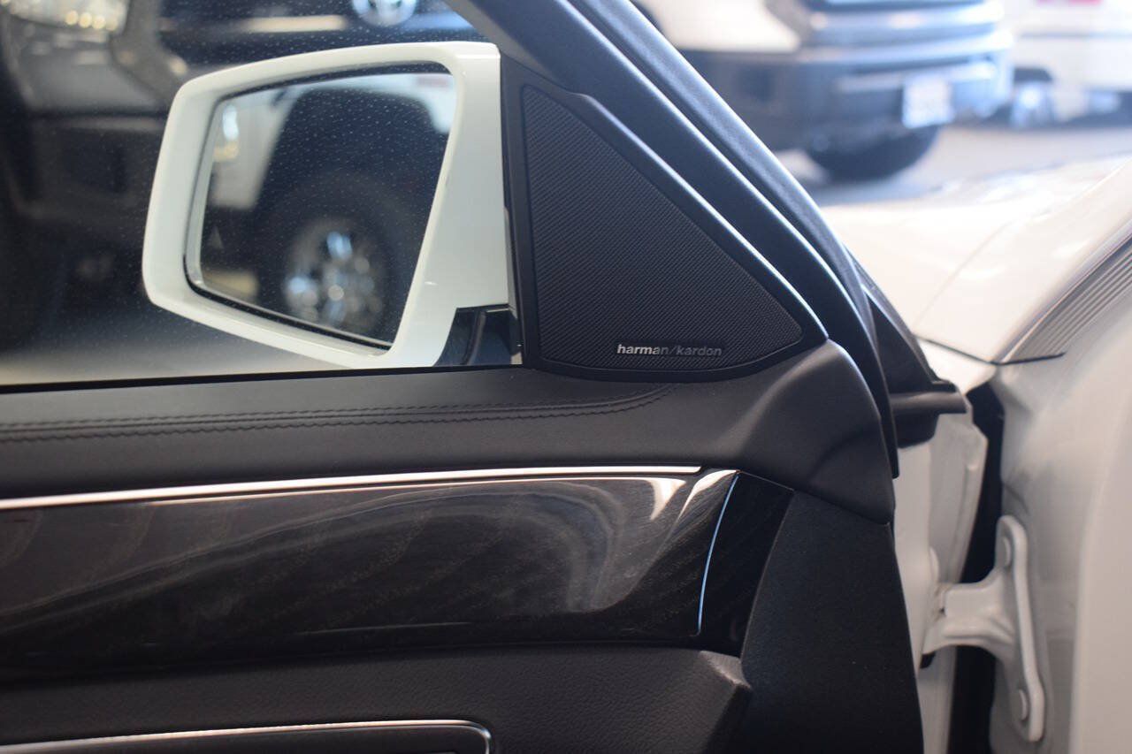 Used 2016 Mercedes-Benz E 400 Sedan image 18