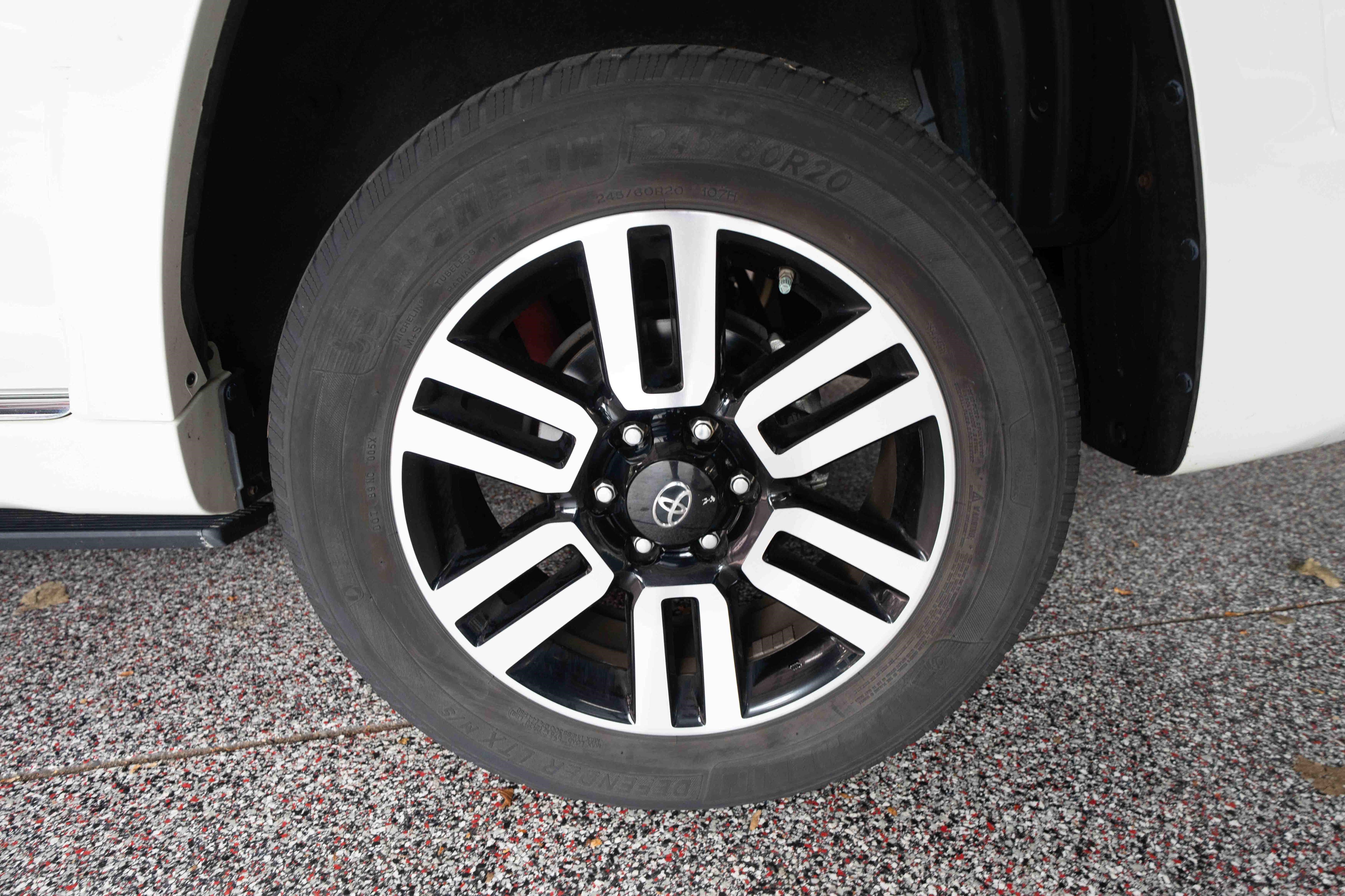 Used 2015 Toyota 4Runner Limited AWD/4WD image 29