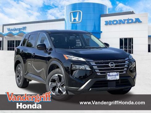 Used 2025 Nissan Rogue SV FWD image 1