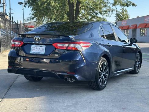 Used 2018 Toyota Camry SE FWD image 5