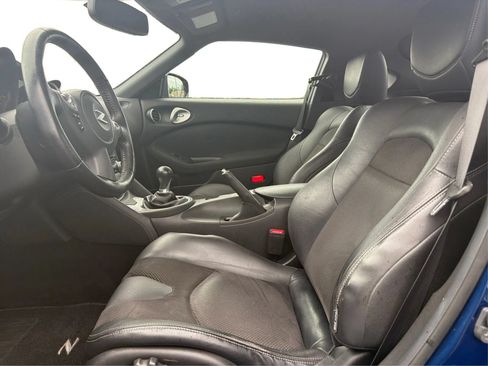 Used 2019 Nissan 370Z Touring Sport RWD image 9