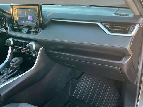 Used 2021 Toyota RAV4 XLE w/ Convenience Package image 26