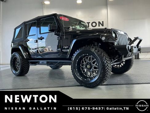 Used 2018 Jeep Wrangler Unlimited Sahara AWD/4WD image 29