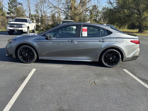 New 2026 Toyota Camry SE image 8