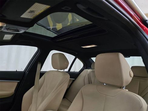 Used 2017 BMW 330e image 22