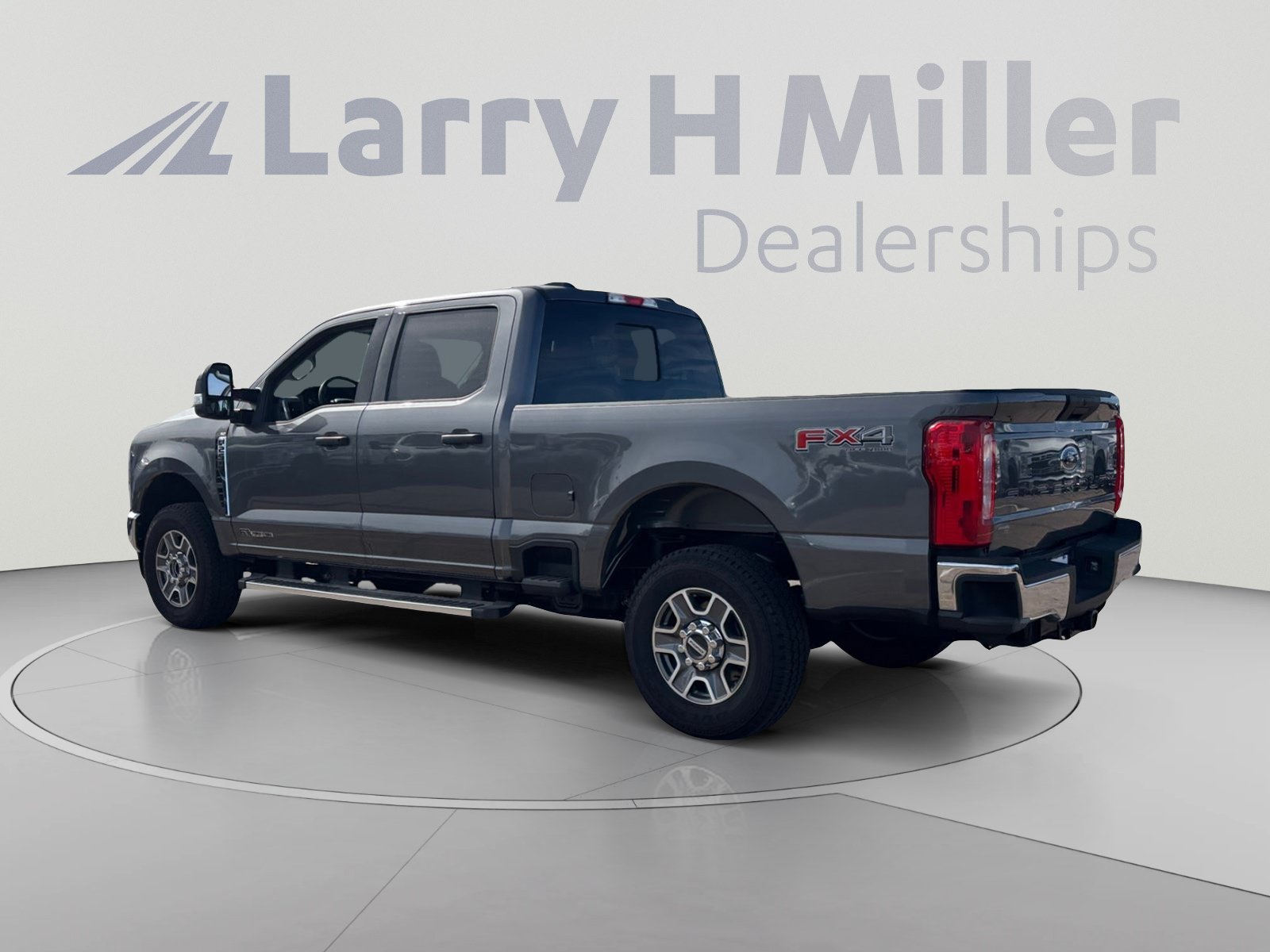 New 2025 Ford F250 XLT w/ FX4 Off-Road Package AWD/4WD image 3