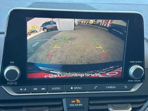 Used 2025 Nissan Altima 2.5 SV FWD image 20