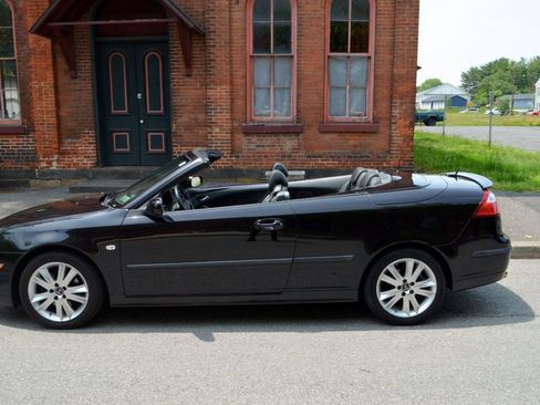 Used 2007 Saab 9-3 2.0T w/ Anniversary Pkg image 1
