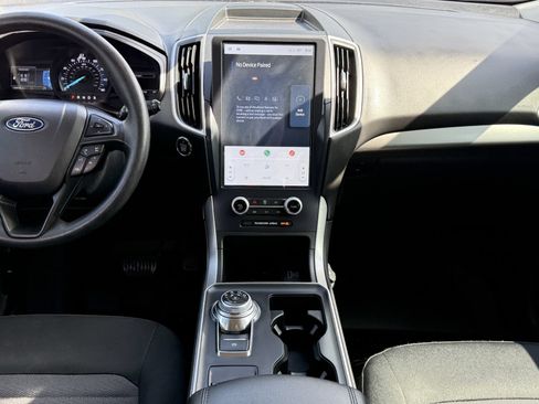 Certified 2022 Ford Edge SE w/ Black Appearance Package AWD/4WD image 18