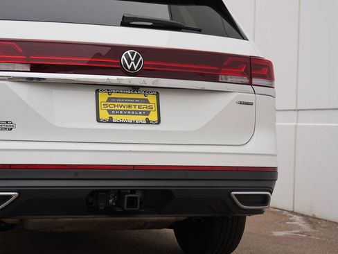 Used 2025 Volkswagen Atlas SE image 11