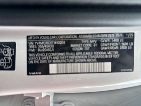 Used 2026 Volvo XC60 B5 Plus w/ Protection Package Premier image 37