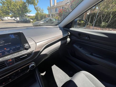 Used 2026 Nissan Altima 2.5 SV FWD image 35