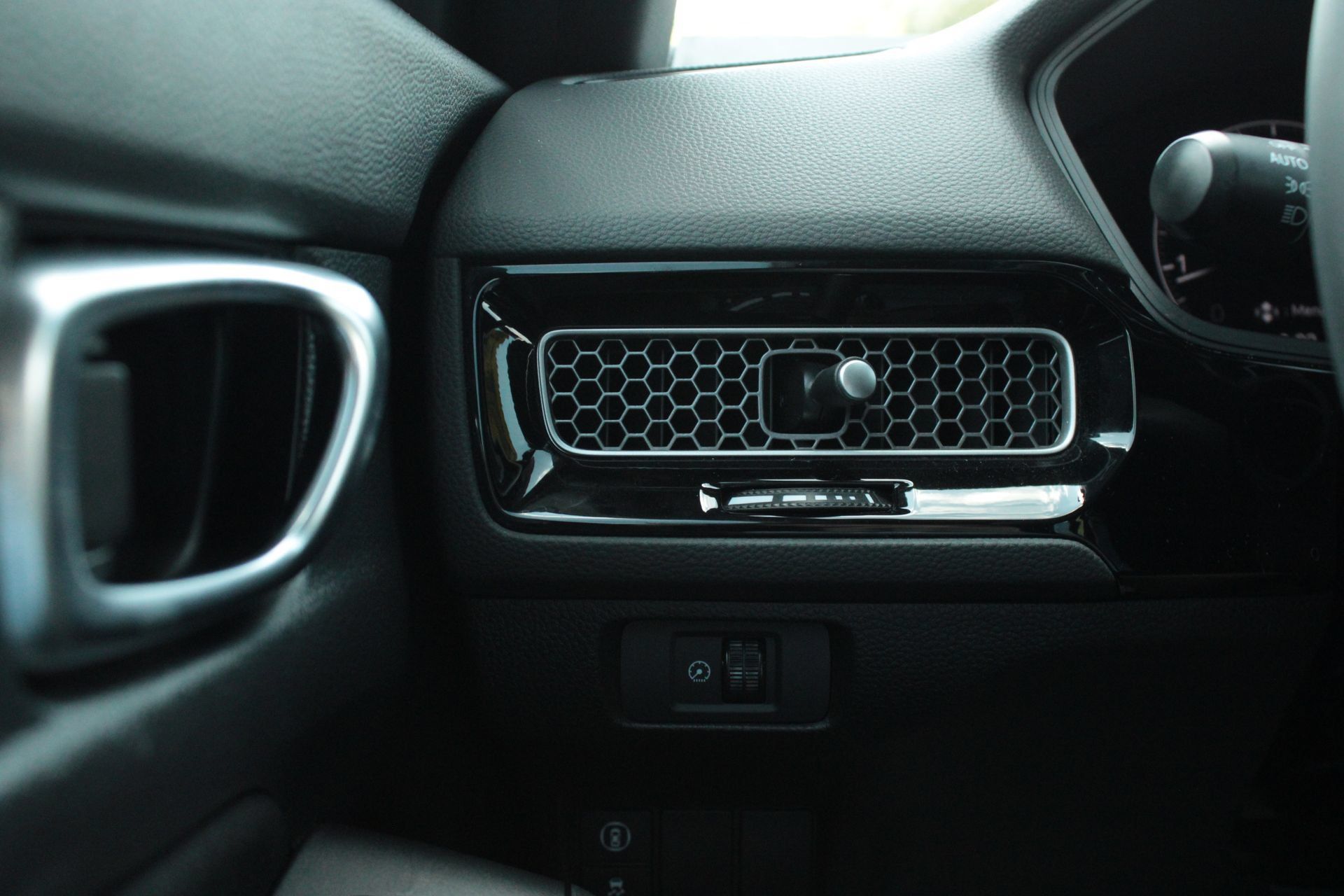 Used 2023 Honda Civic Sport image 28