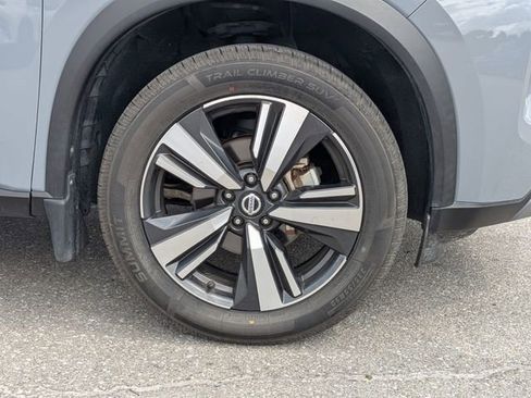 Used 2021 Nissan Rogue SL w/ Premium Package image 12