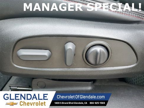 Used 2022 Chevrolet Traverse RS image 24