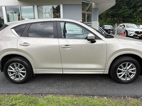 Used 2024 MAZDA CX-5 AWD 2.5 S w/ Preferred Package image 4
