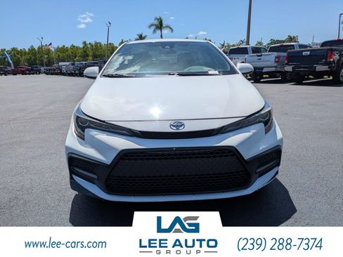 Used 2020 Toyota Corolla SE w/ SE Premium Package FWD image 8