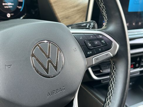 Used 2024 Volkswagen Atlas SE FWD image 30