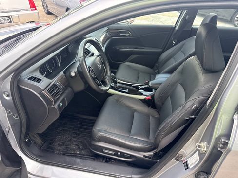 Used 2017 Honda Accord EX-L image 11