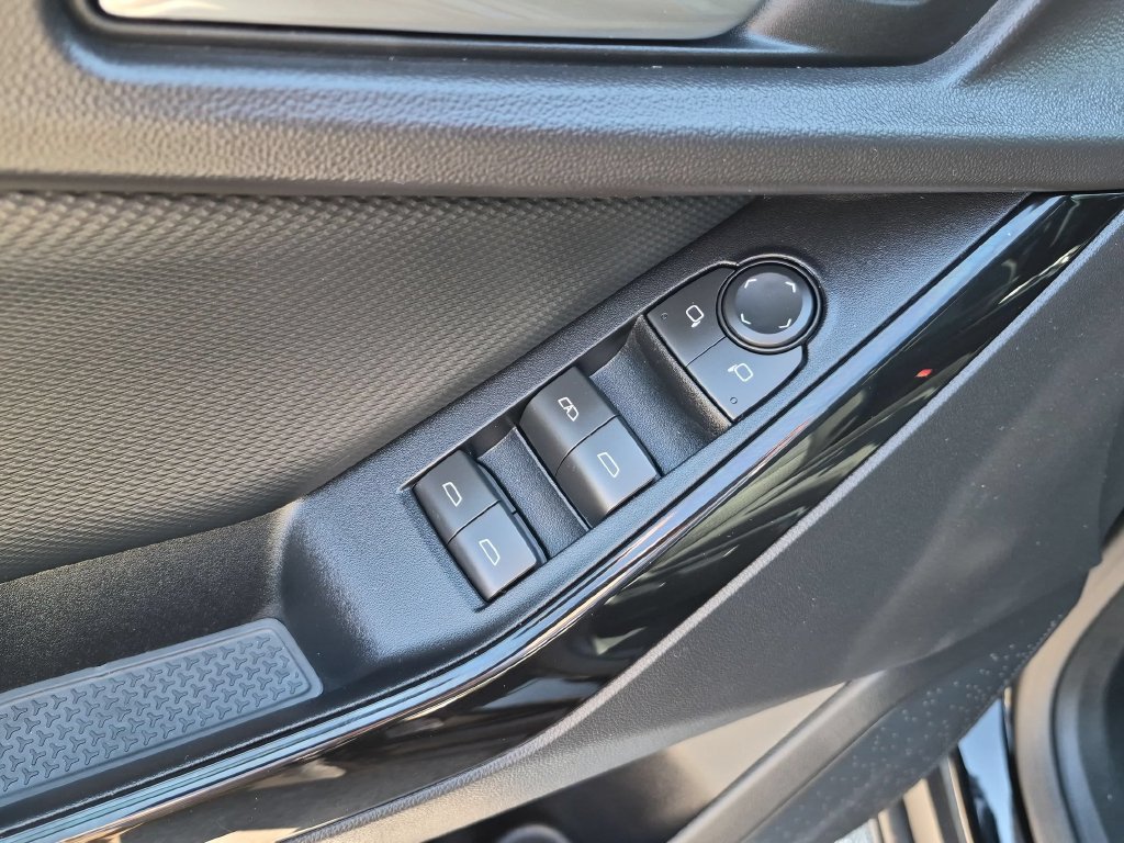 Used 2026 Chevrolet Equinox LT FWD image 13